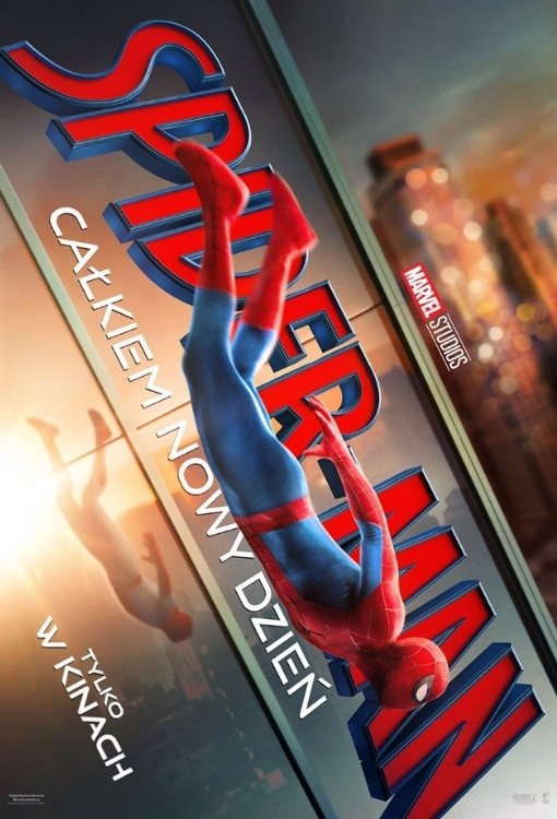 Plakat filmu „Spider-Man: Całkiem nowy dzień” – Spider-Man na tle miejskiej scenerii, GO KINO Oława