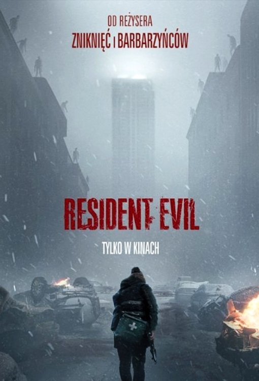 Plakat filmu „Resident Evil” – mroczna ulica, sylwetka postaci i napis „Tylko w kinach”, GO KINO Oława