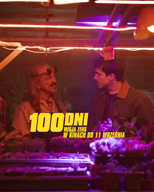 Plakat filmu 100 Dni Misja Zeus ukazujący dwóch mężczyzn w warsztacie pełnym roślin. Zaprasza GO KINO Oława.